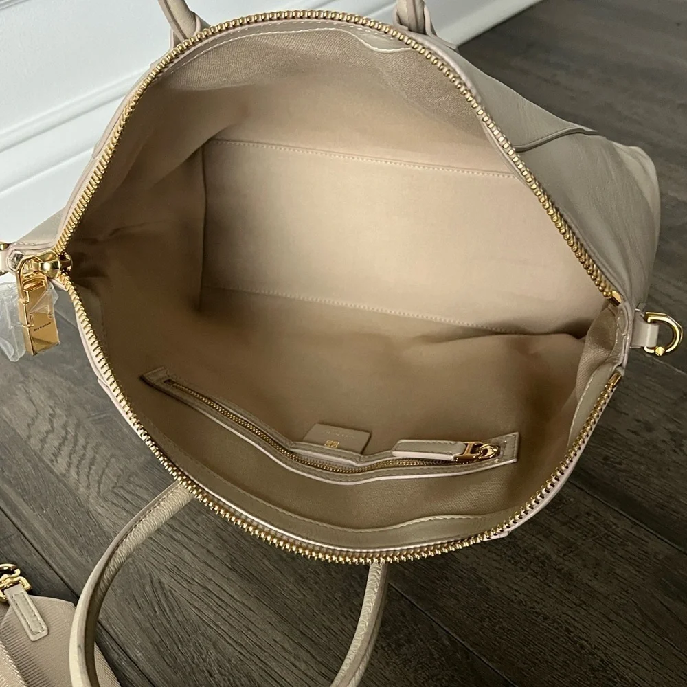 GIVENCHY Medium Antigona Sport Shoulder Bag in Calf Leather Beige NWT